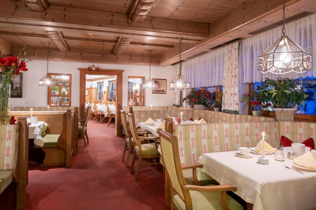 Hotel Olympia イシュグル エクステリア 写真
