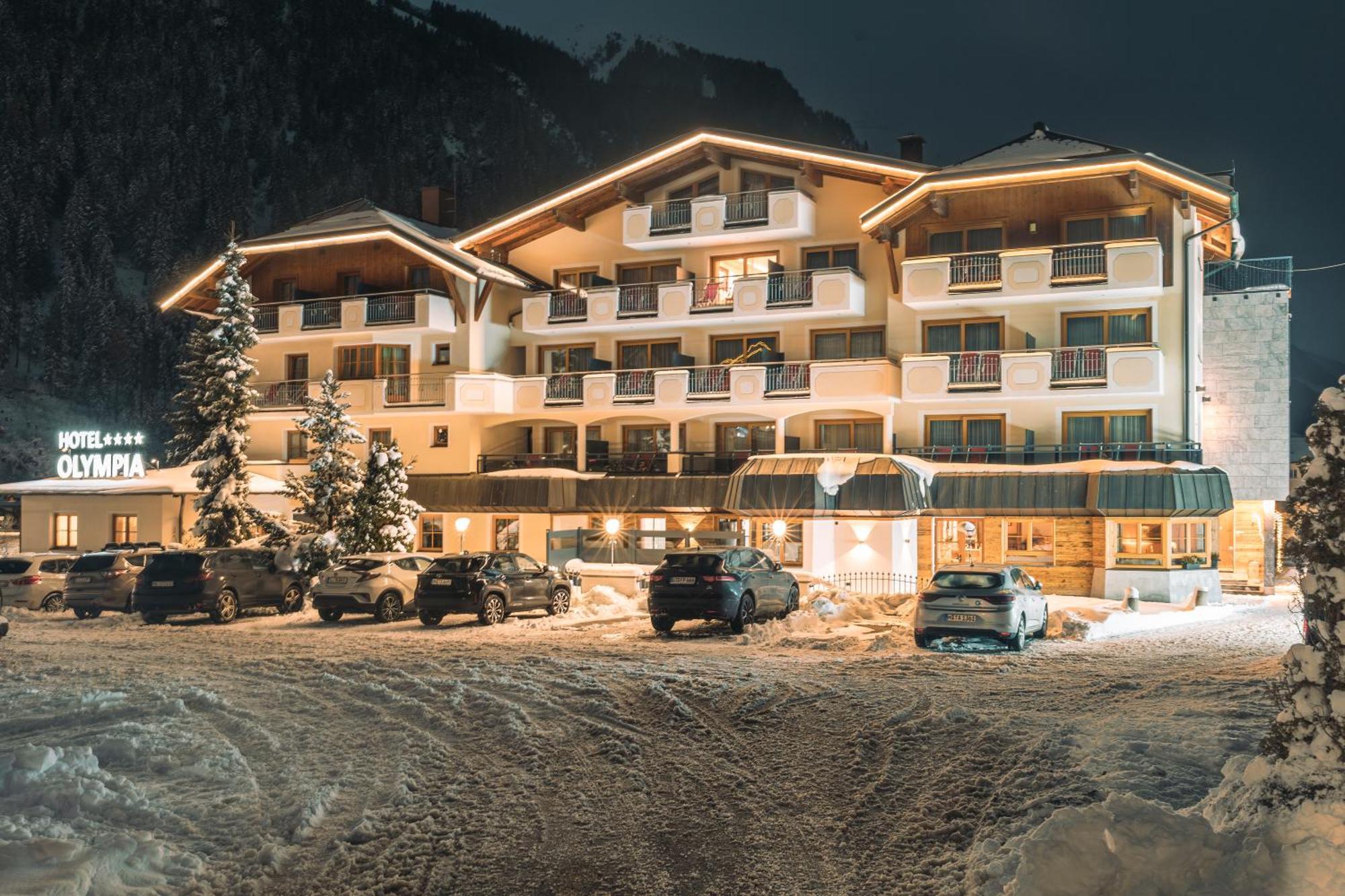 Hotel Olympia イシュグル エクステリア 写真