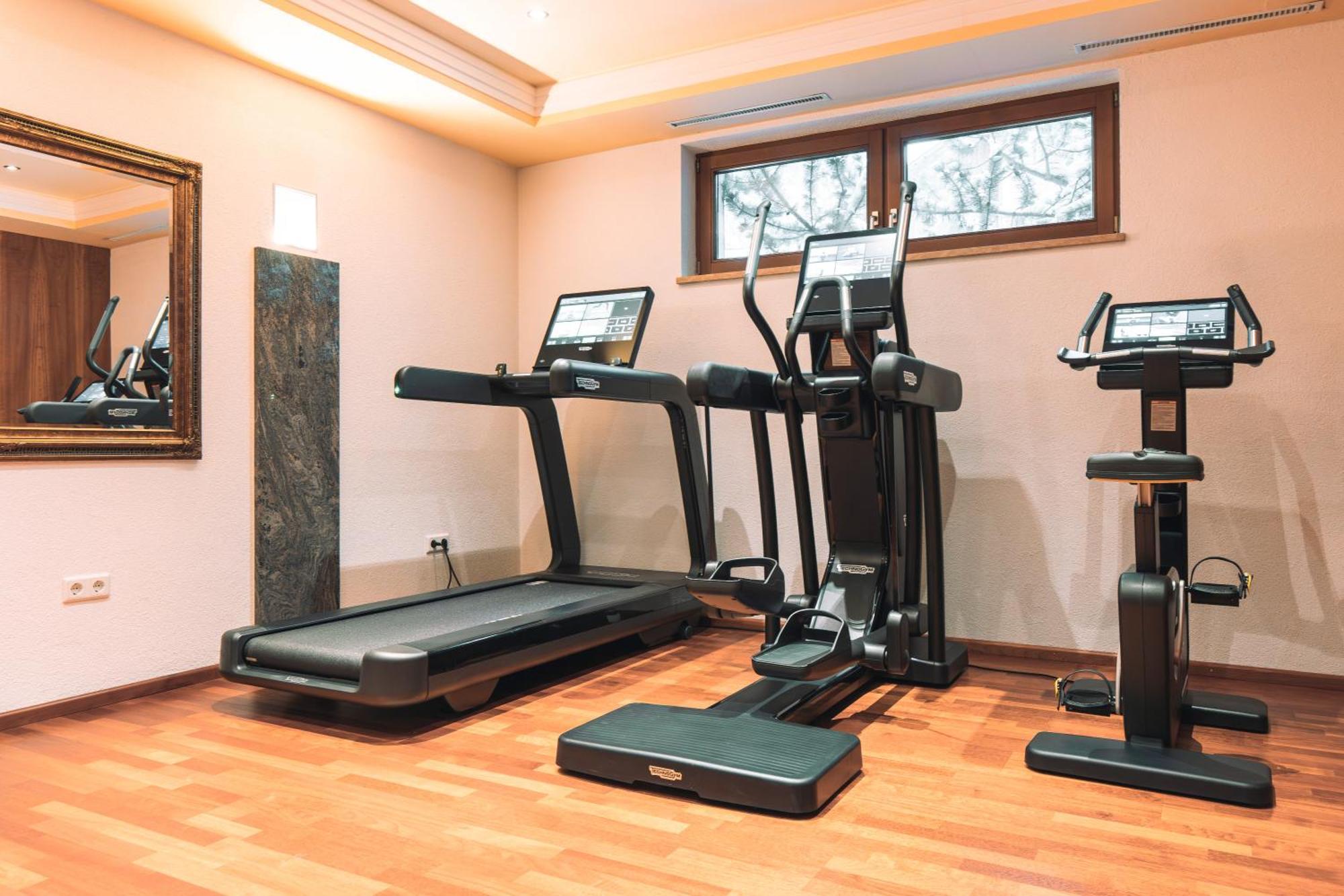 Hotel Olympia イシュグル エクステリア 写真