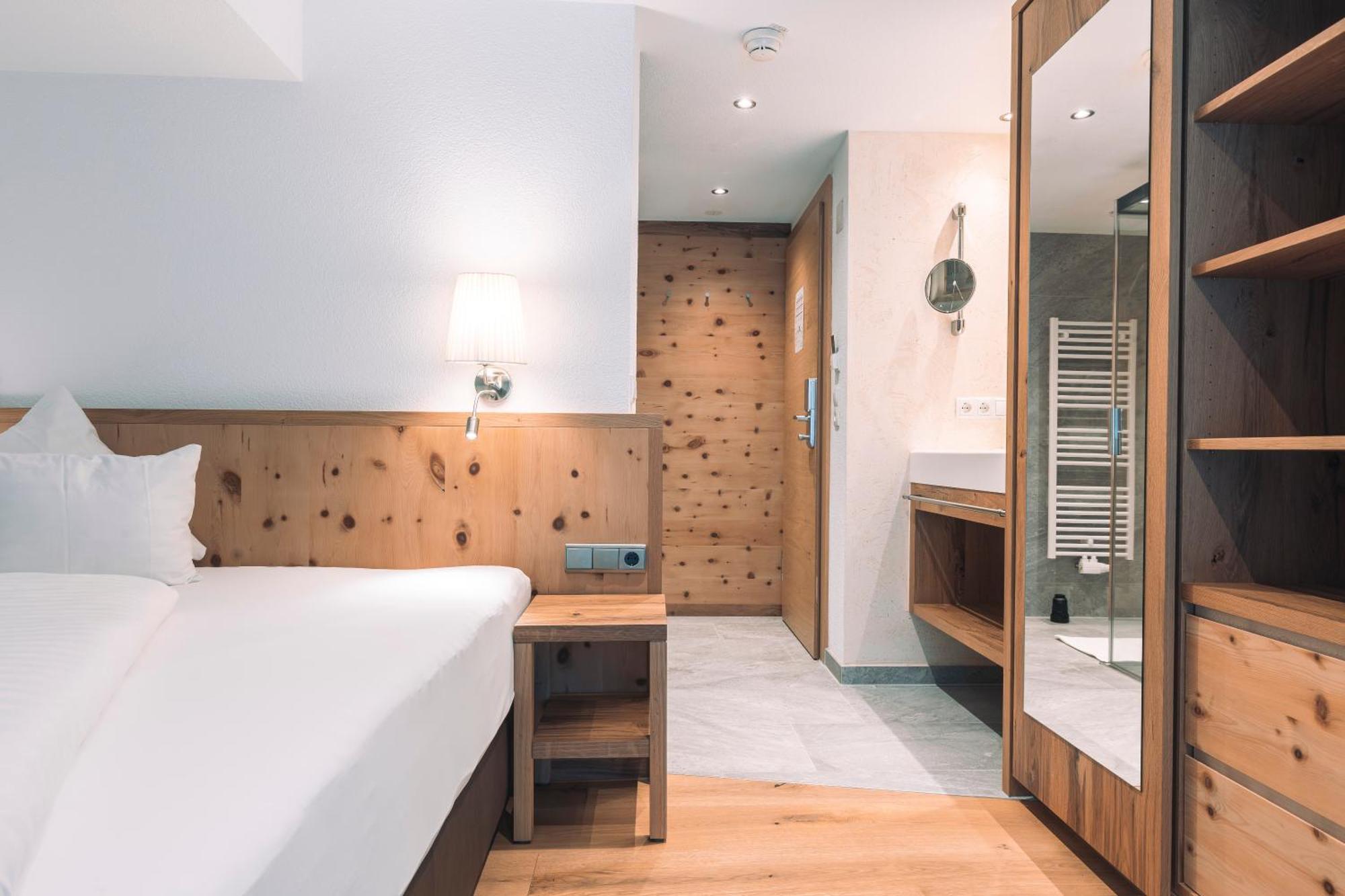 Hotel Olympia イシュグル エクステリア 写真