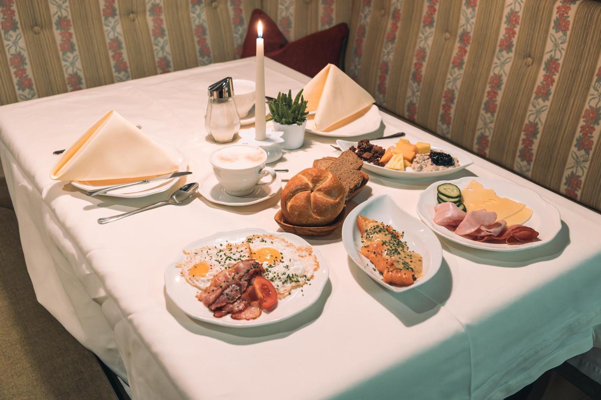Hotel Olympia イシュグル エクステリア 写真