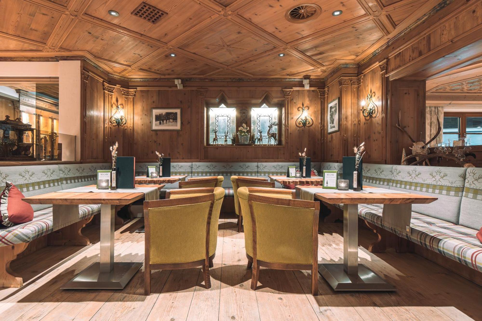 Hotel Olympia イシュグル エクステリア 写真